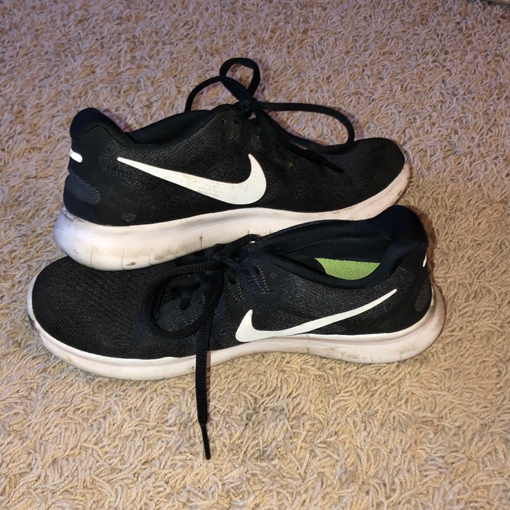 Nike tennis shoes